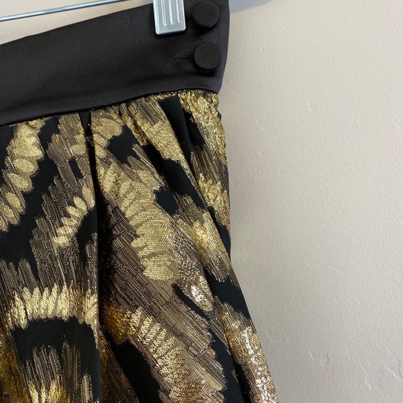 New ZARA Mini Skirt with Metallic Thread size XS - Picture 5 of 8